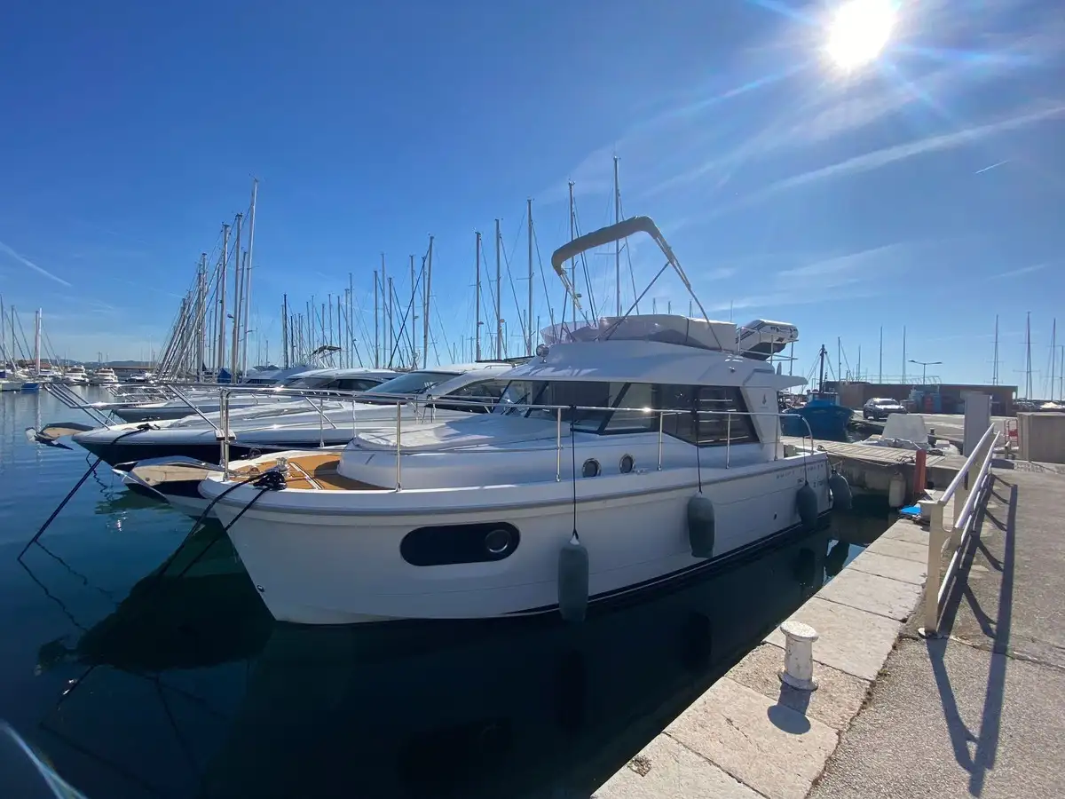 SWIFT TRAWLER 30