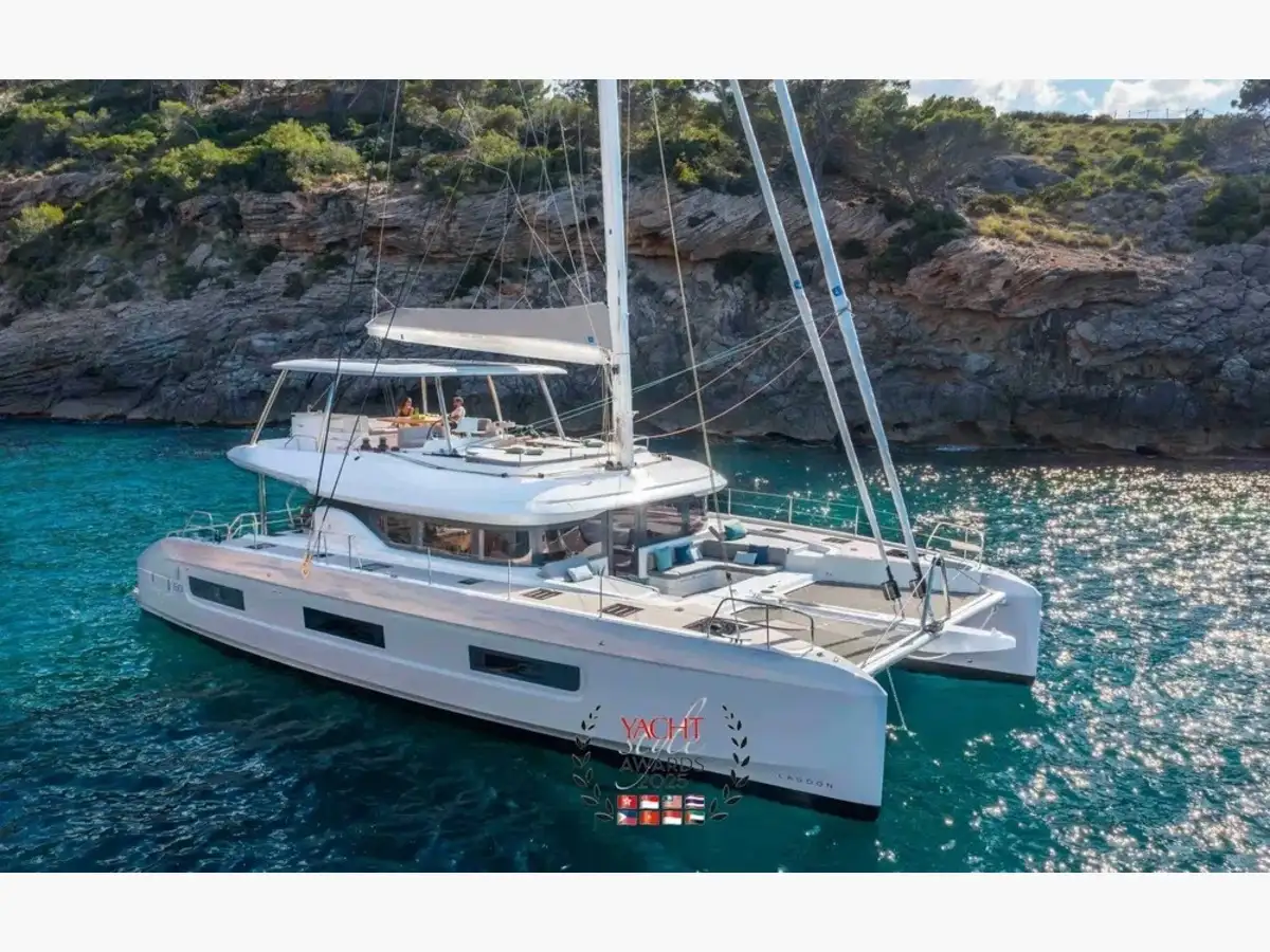 Lagoon 60