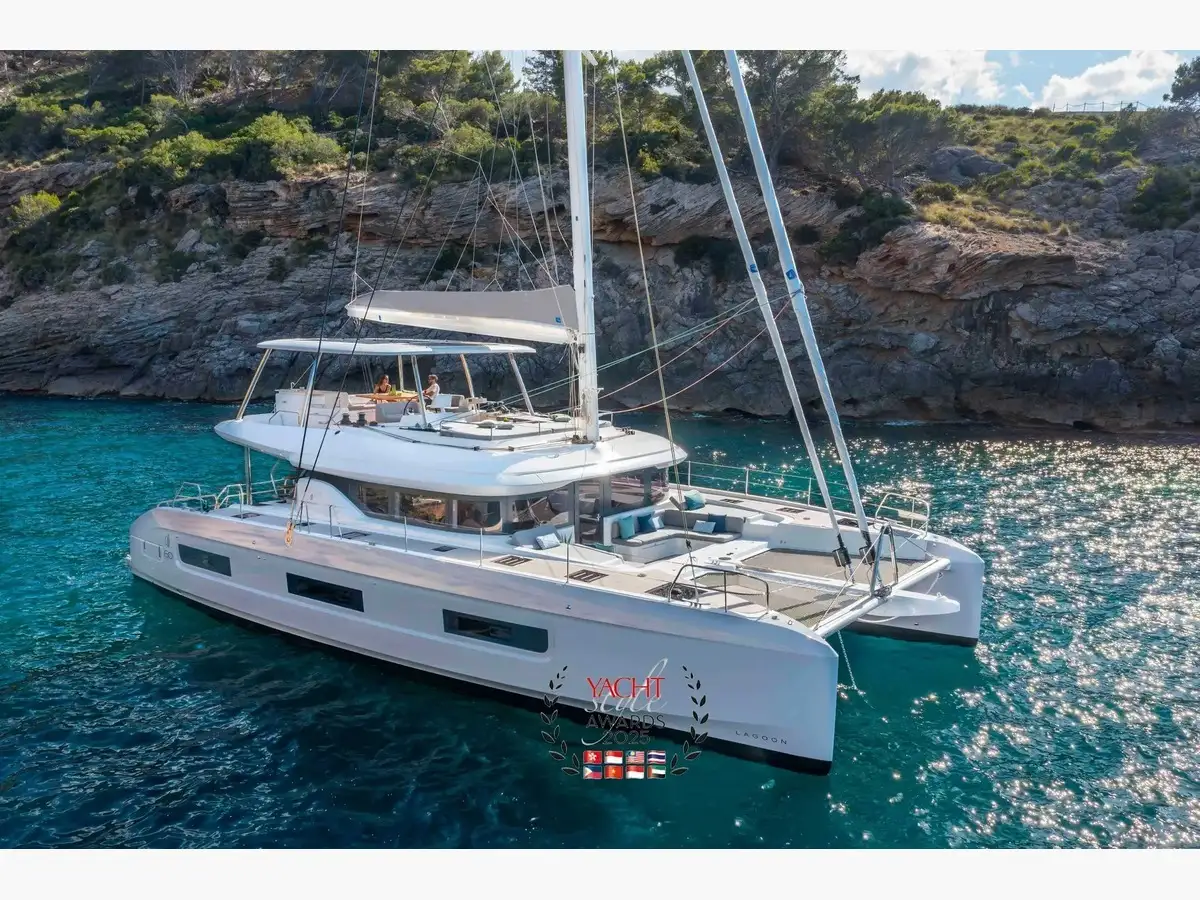 Lagoon 60