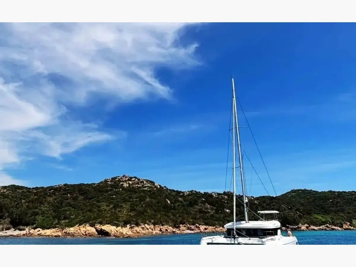 Lagoon 38