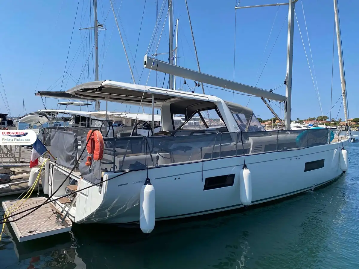 OCEANIS 60