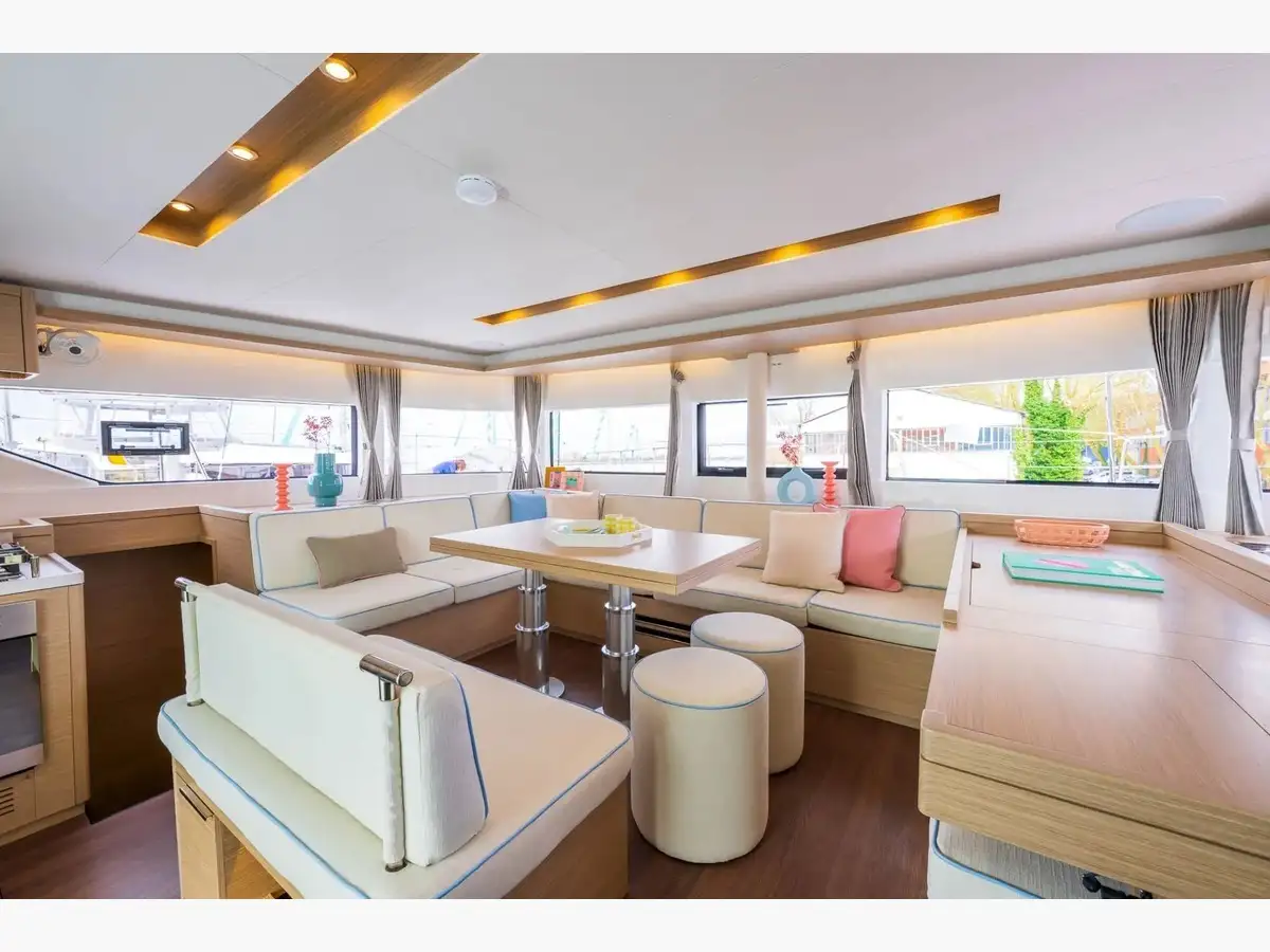Lagoon 51