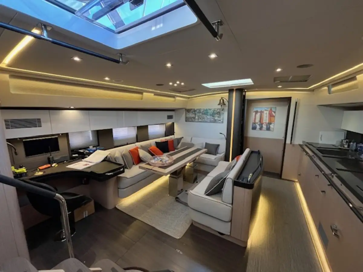 OCEANIS YACHT 62