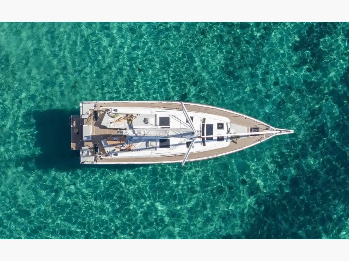 Oceanis 52