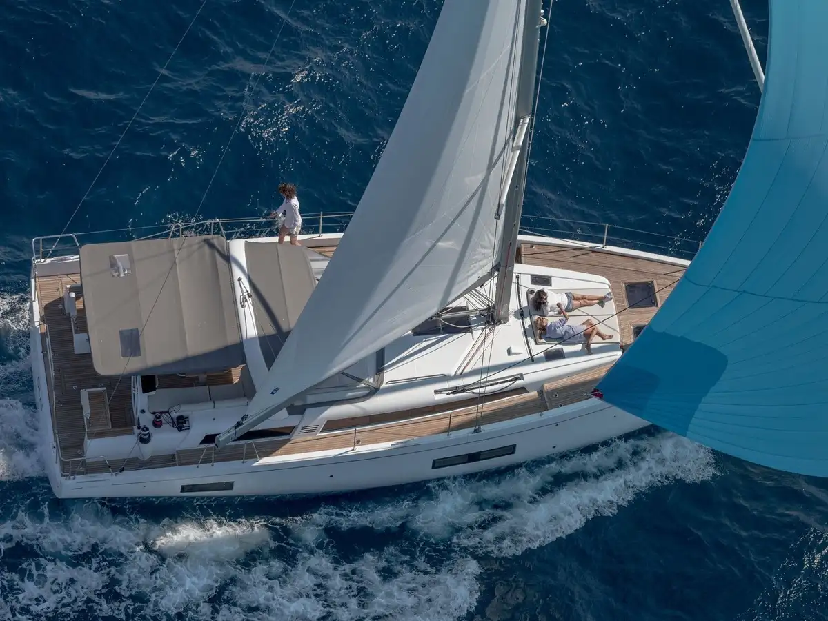 OCEANIS YACHTS 54