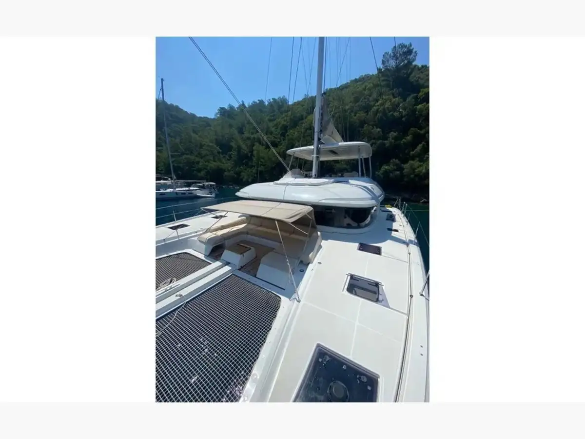 Lagoon 55