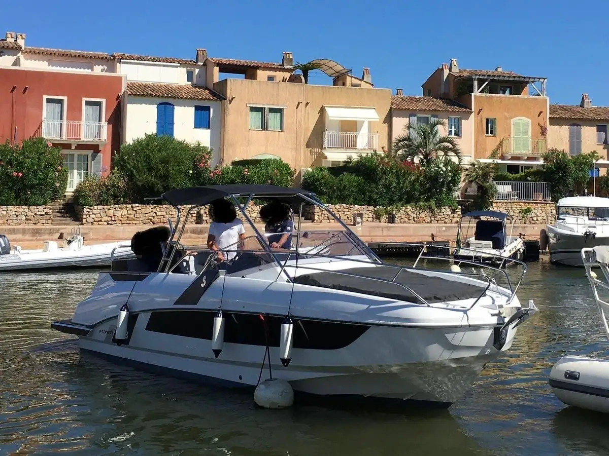 FLYER 8.8 sundeck