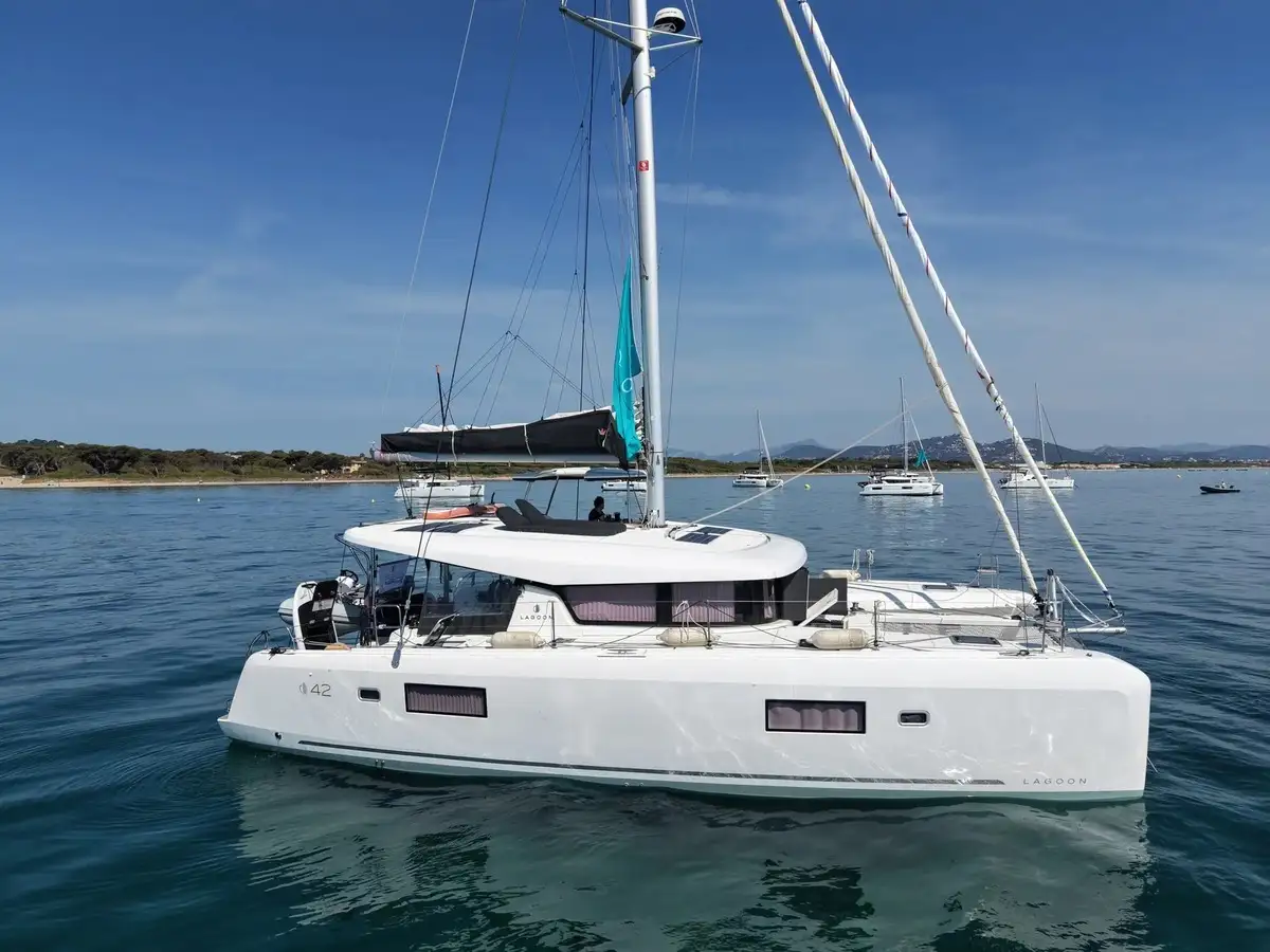 Lagoon 42