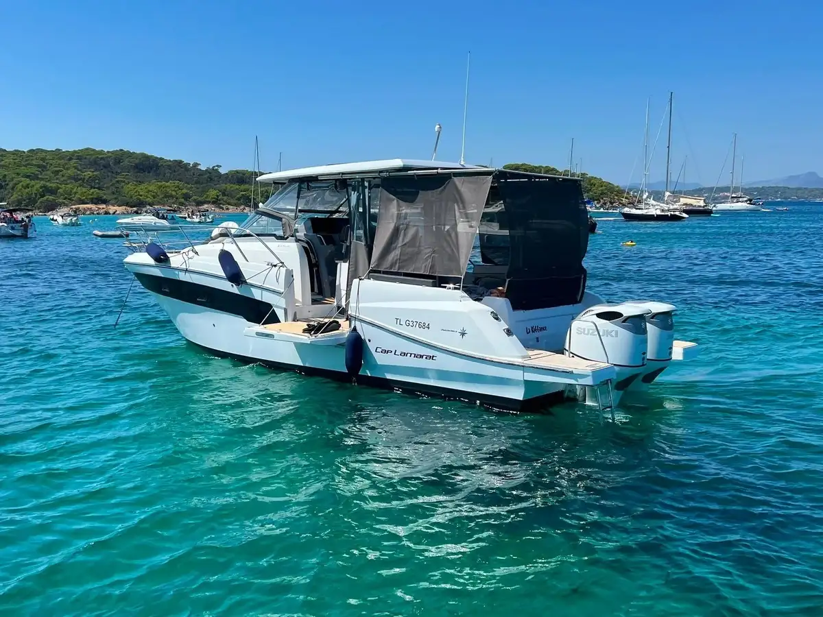 Cap Camarat 10.5 WA SERIE 2