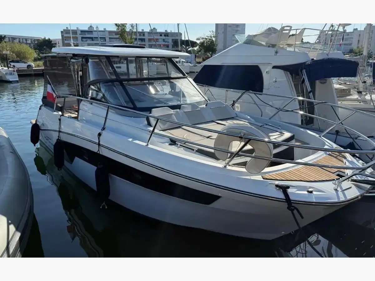 Cap Camarat 10.5 WA SERIE 2