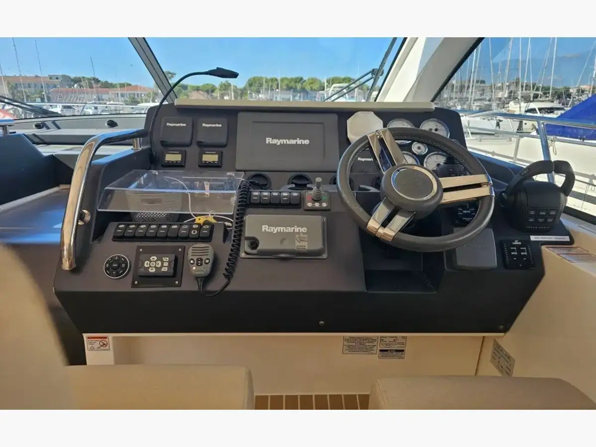Sealine SC 42