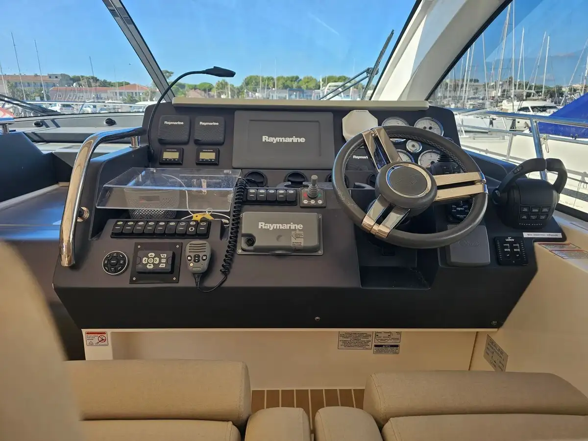 Sealine SC 42